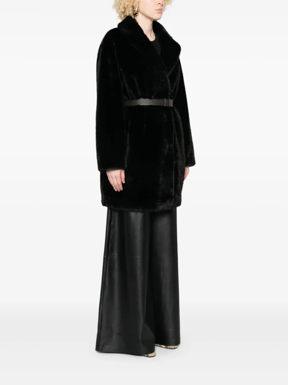 P.A.R.O.S.H. Jas van imitatiebont en met ceintuur Zwart