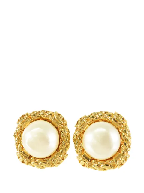 CHANEL Pre-Owned 1970-1980 CC Gold Plated Faux Pearl Clip on Earrings costume earrings
