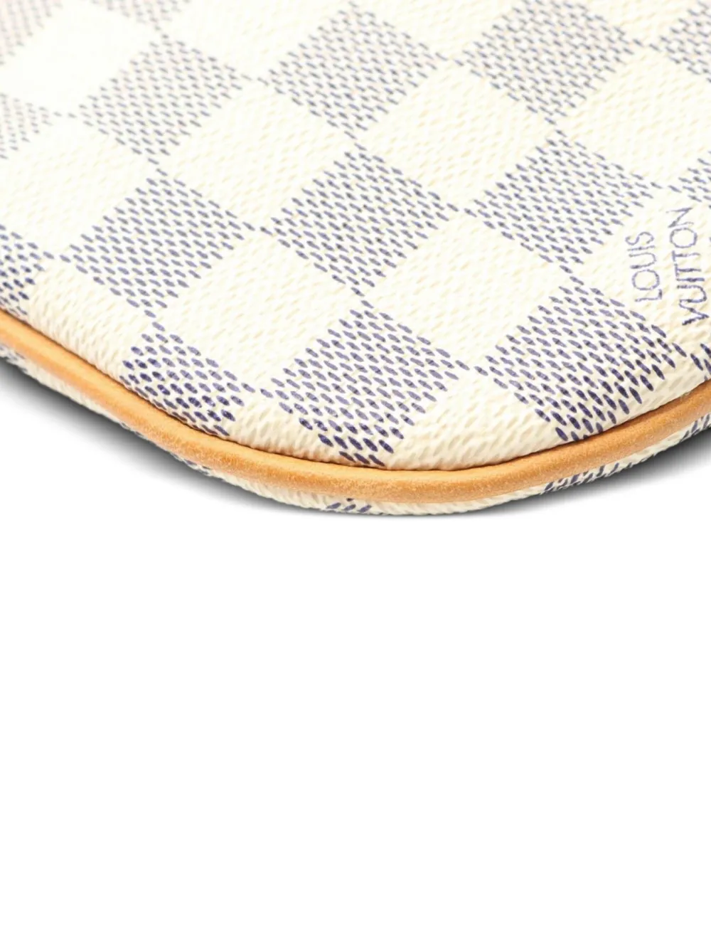 Pre-owned Louis Vuitton 2009 Pochette Bosphore Bag In White