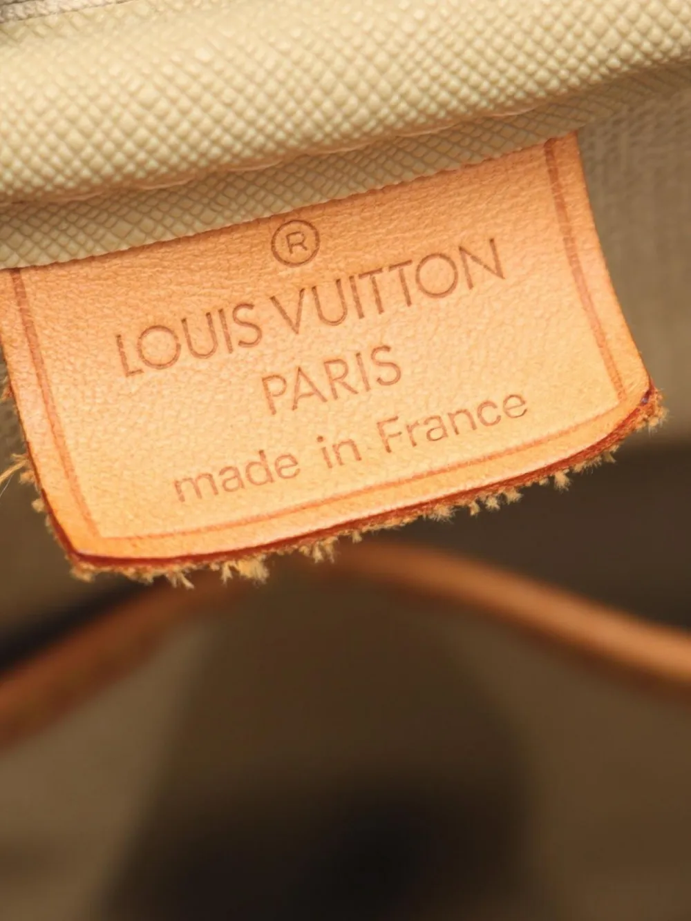 Pre-owned Louis Vuitton 2002 Deauville Handbag In Brown