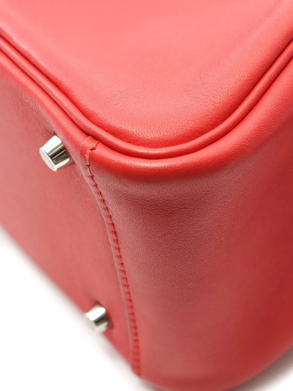 Pre-owned Hermes 2021 Mini Lindy Shoulder Bag In Red