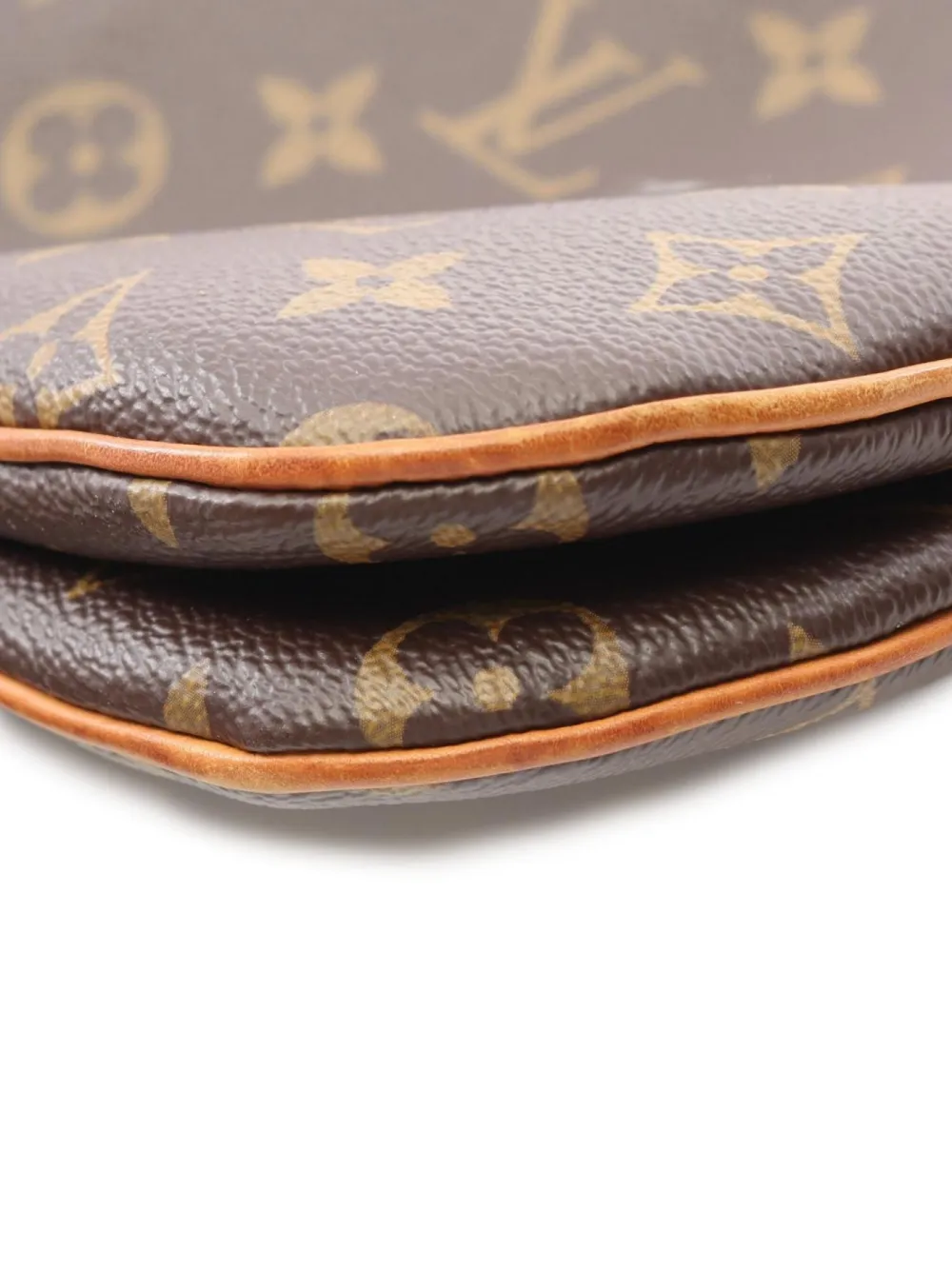 Pre-owned Louis Vuitton 2017 Loretta Shoulder Bag In Brown