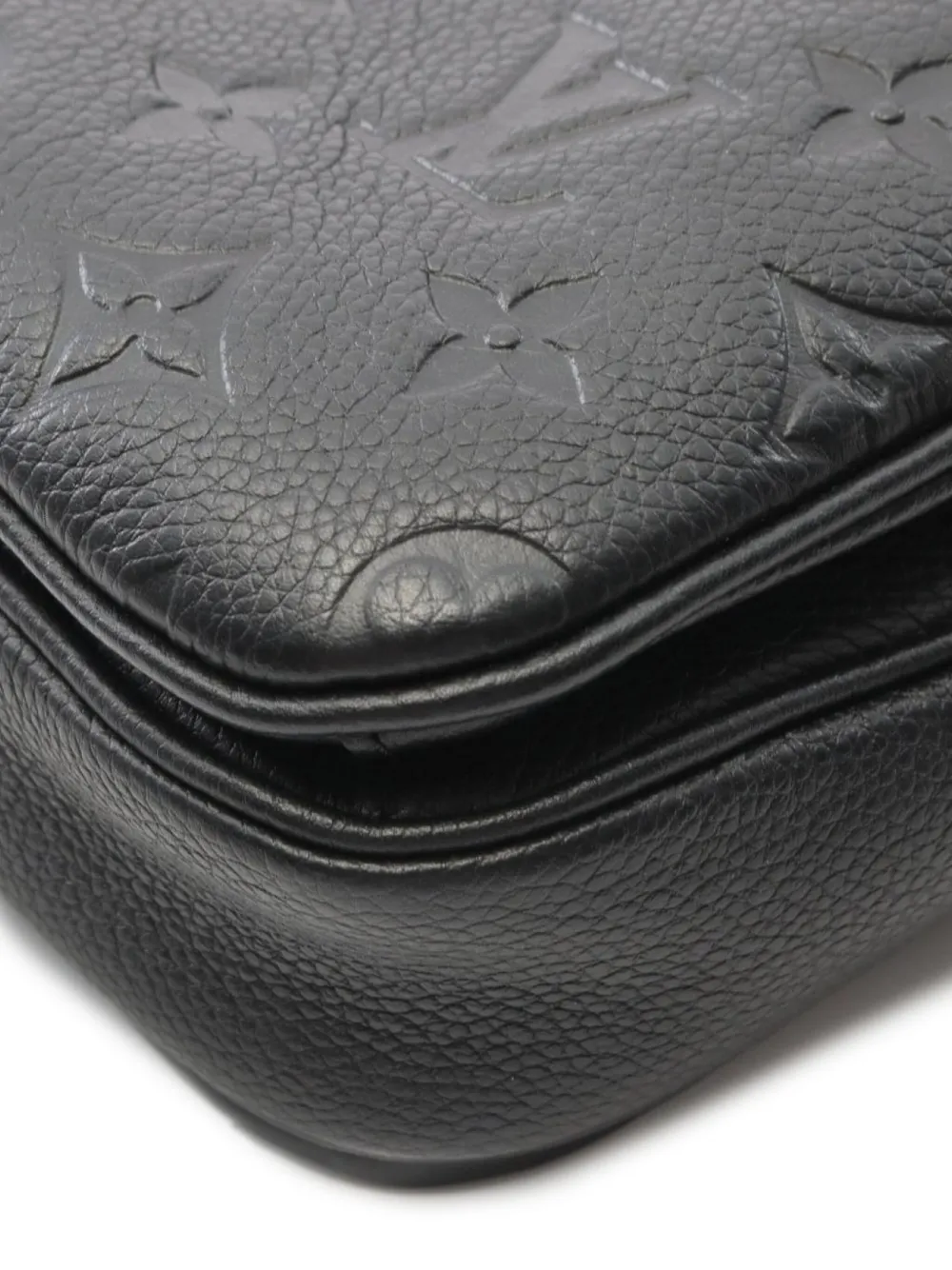 Pre-owned Louis Vuitton 2010s Pochette Metis Handbag In Black