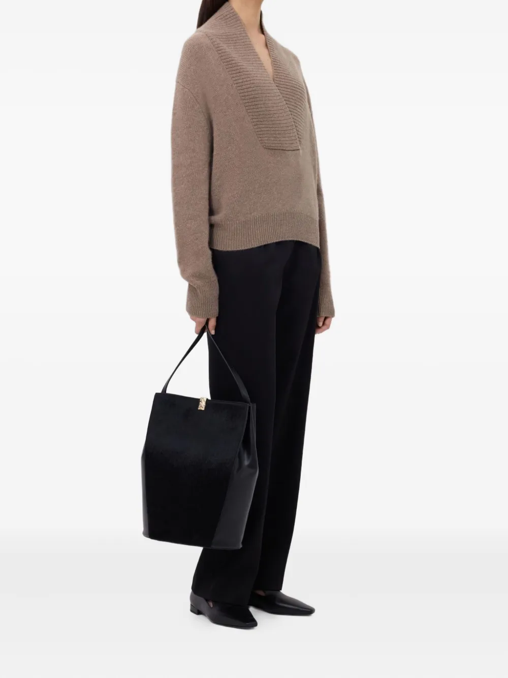 Loulou De Saison Makela Ribbed V-neck Sweater In Brown