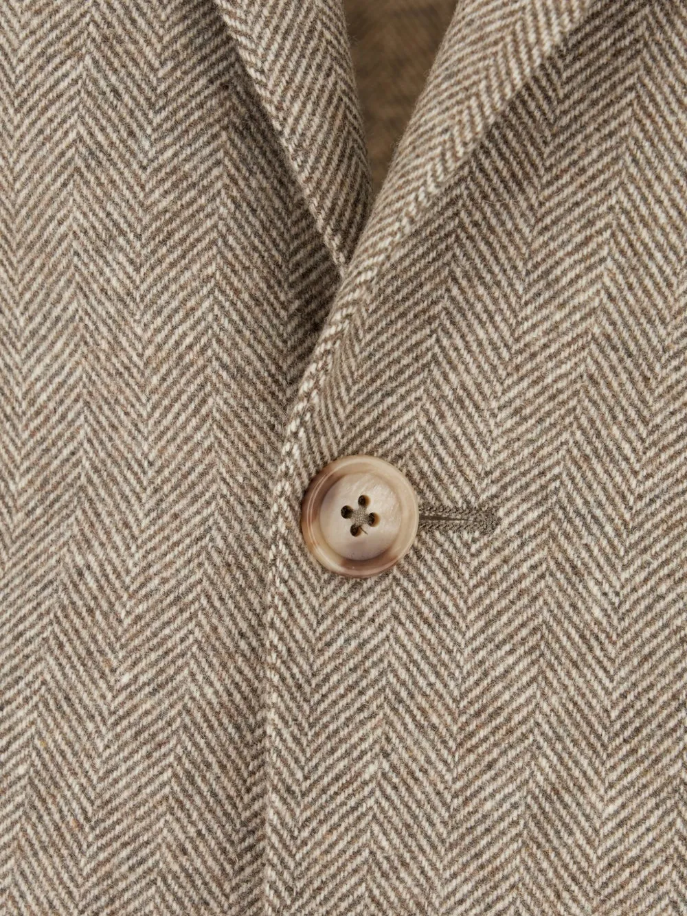 Corneliani Blazer met enkele rij knopen en visgraatpatroon Beige