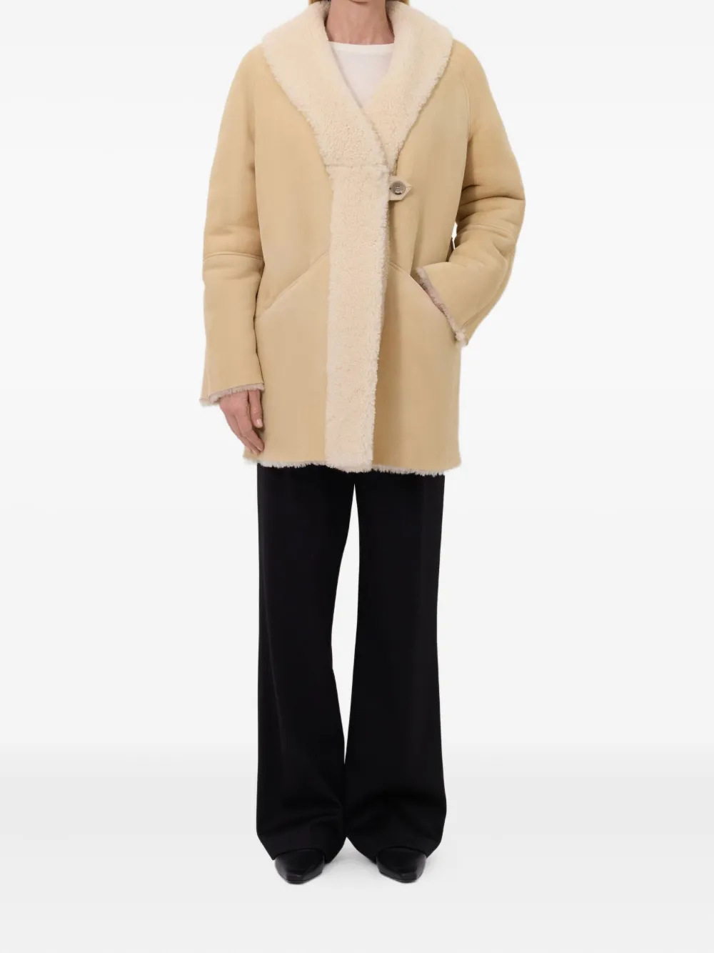 LouLou de Saison Isak lammy jas met verlengde revers - Beige