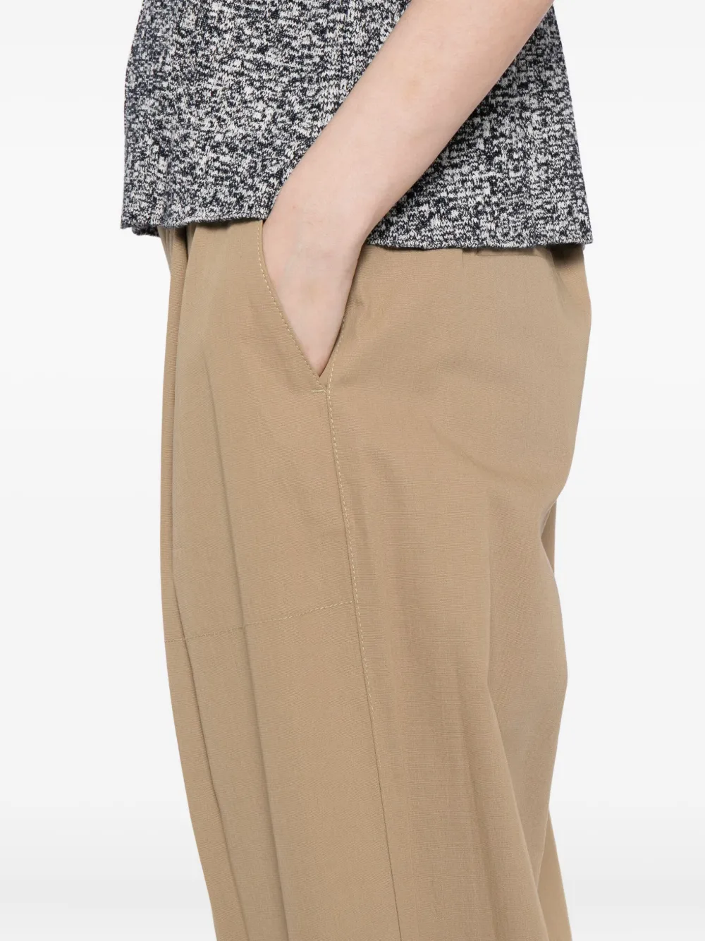 Vince Mid Waist Pleat Front Trousers Fawn In Brown