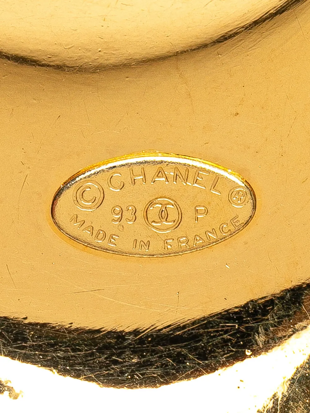 Pre-owned Chanel 1993 Gold Plated Cc Logo Circle Pendant Necklace Costume Necklace