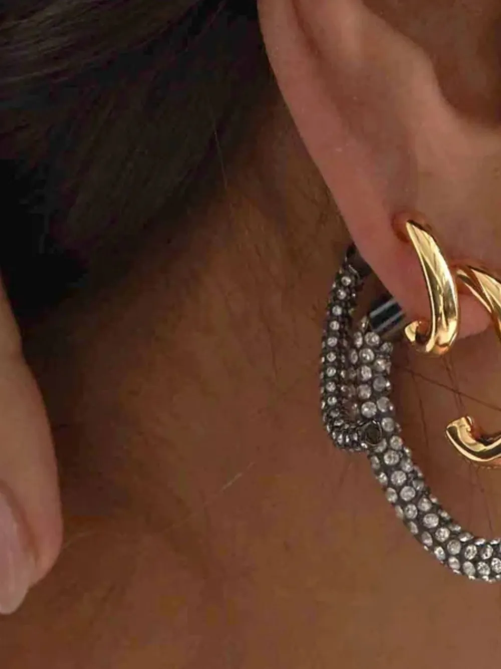 DEMARSON New York Luna pave hoop earrings - Goud
