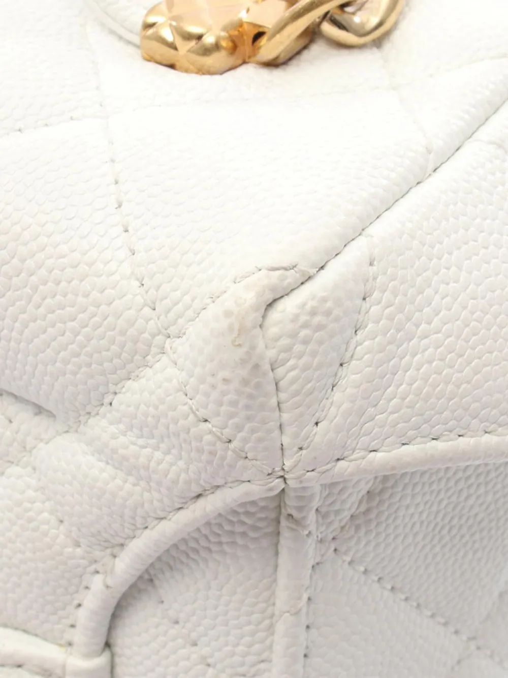 Pre-owned Chanel 2021-2025 Quilted Caviar Handy Box Vanity Case With Chain Satchel In White