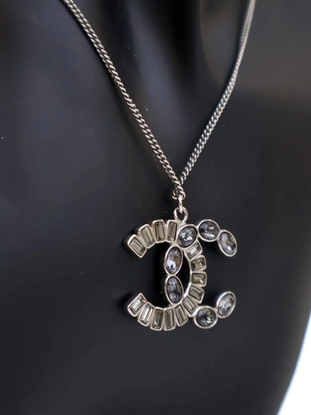 Pre-owned Chanel 2010-2025 Silver Plated Cc Crystal Pendant Necklace Costume Necklace