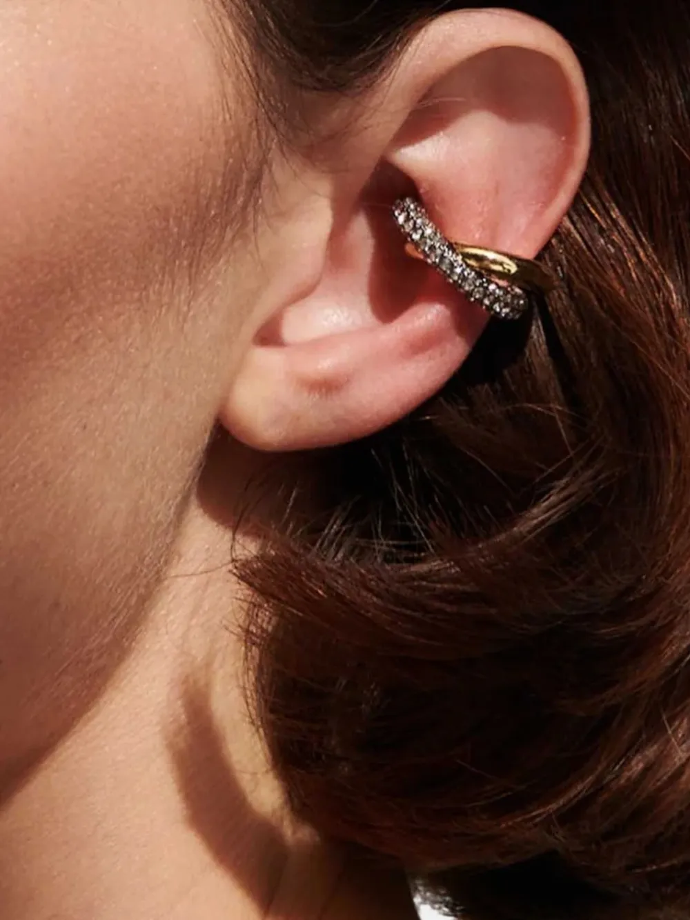 DEMARSON New York Axis crystal-embellished cuff earrings - Goud
