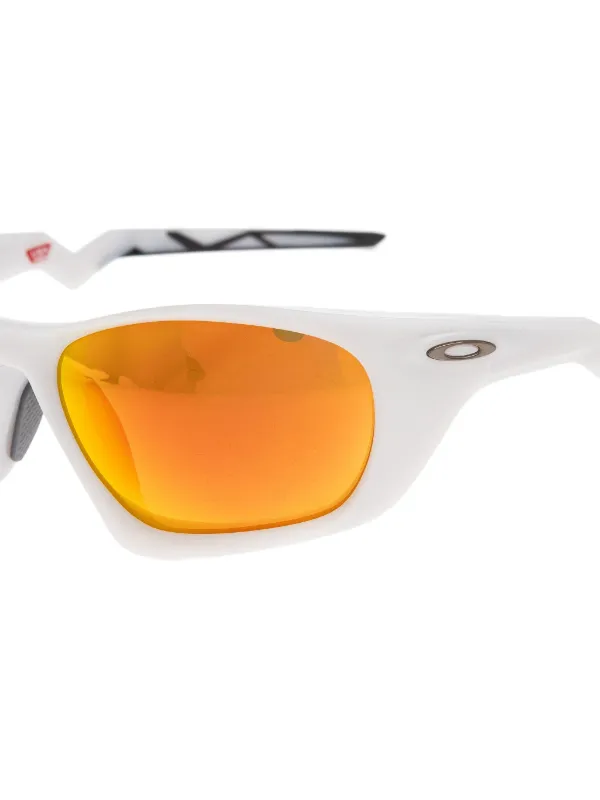 Oakley Reflective Lens Geometric Sunglasses | White | FARFETCH JO