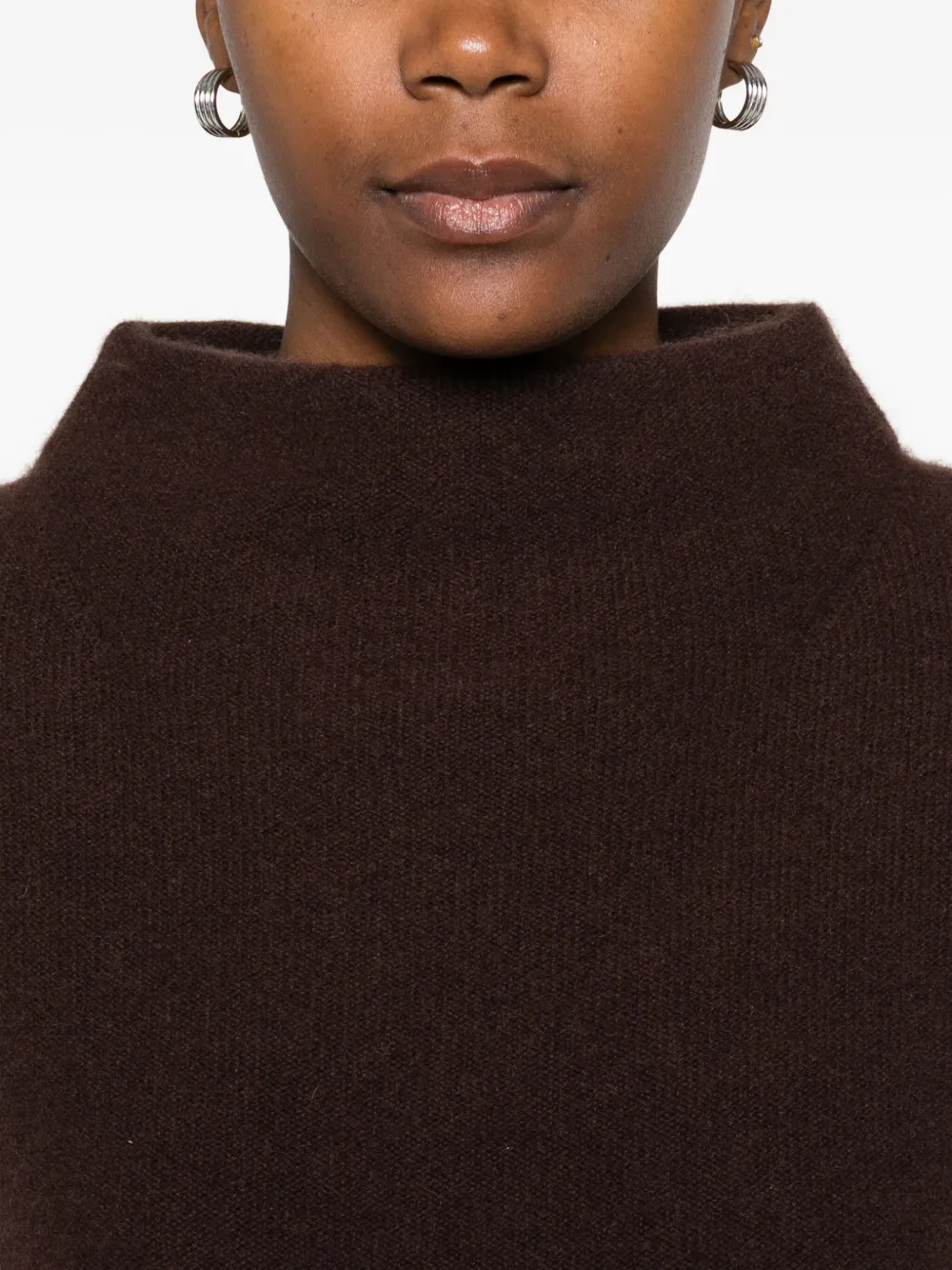 Vince Trui met hoge hals Bruin