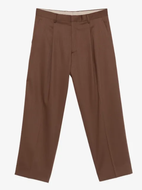 Costumein Calça reta com pregas e bolsos