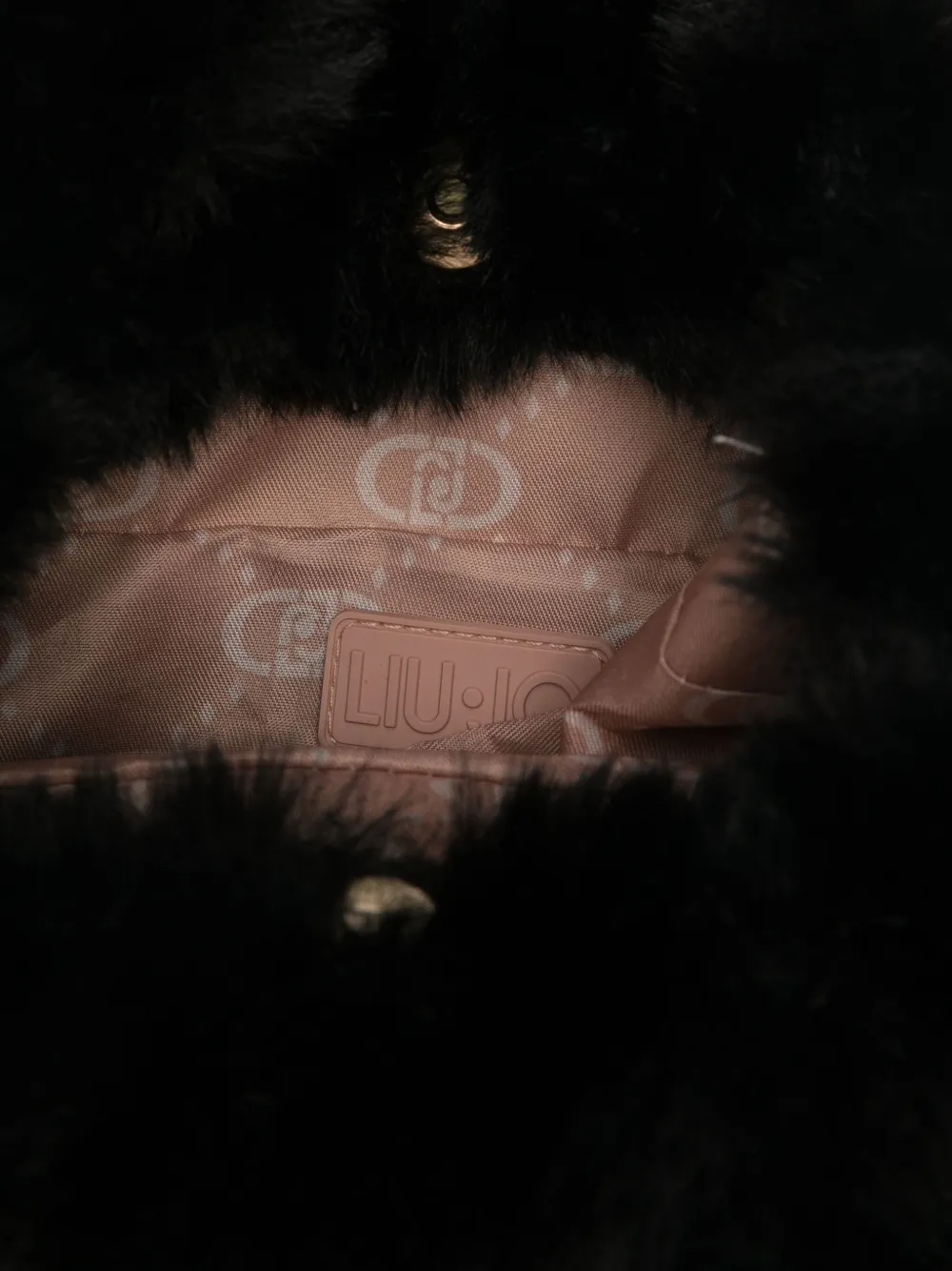 Liu •jo Faux-fur-panelled Top-handle Shoulder Bag In Black