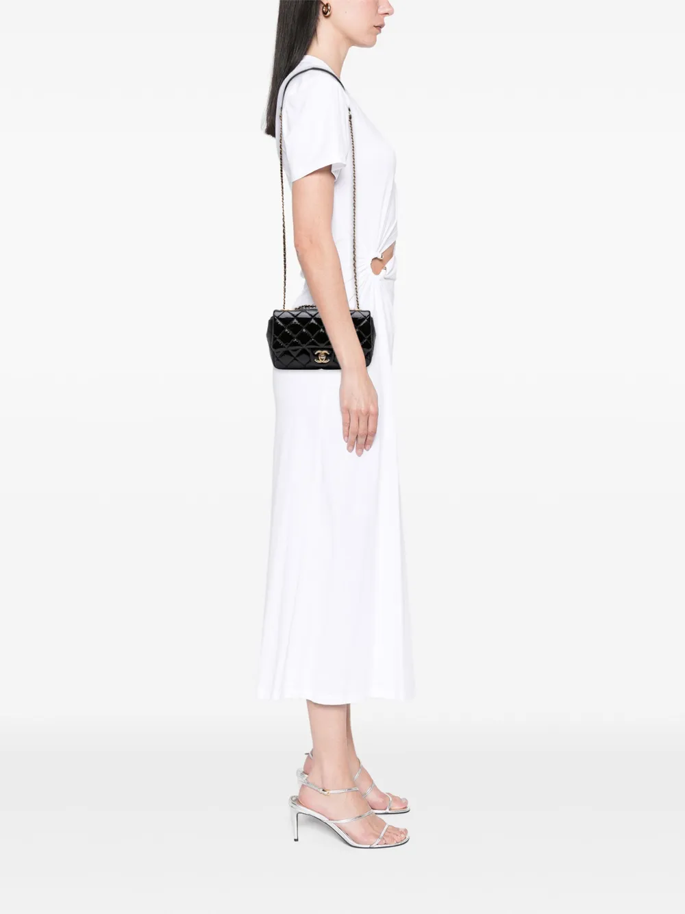 CHANEL Pre-Owned 2015-2016 Paris-Salzburg Small Patent and Goatskin CC Eyelet Flap crossbody bag | Pre-Owned | Image 2