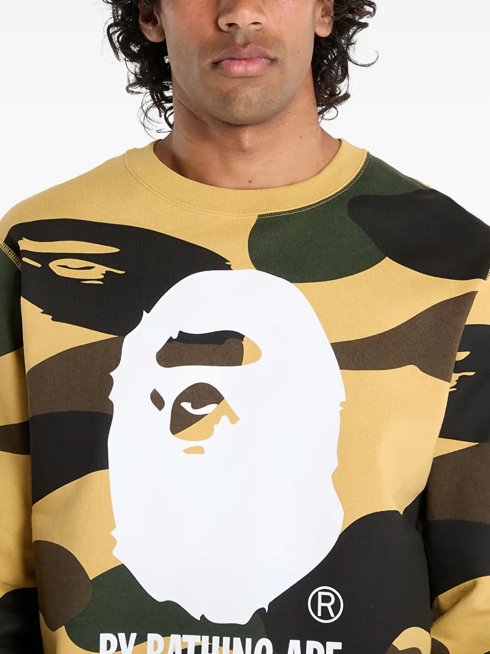 A BATHING APE camo-print crewneck sweatshirt Geel