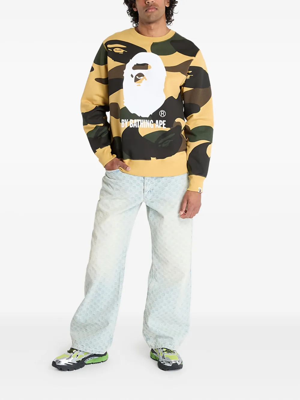 A BATHING APE camo-print crewneck sweatshirt Geel