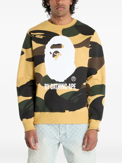 A BATHING APE® sudadera con cuello redondo y estampado militar