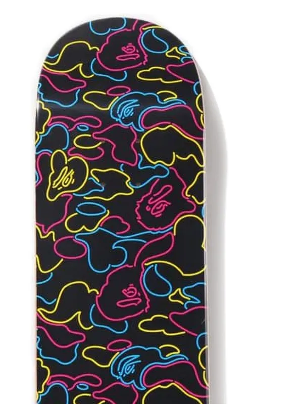 A BATHING APE® グラフィック スケートボード | ブラック | FARFETCH JP