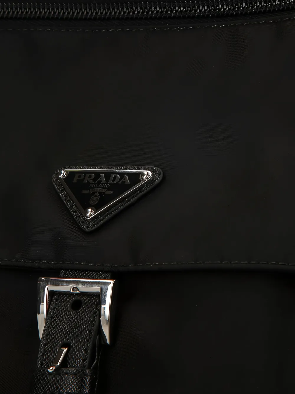 Prada Crossbodytas met gespsluiting Zwart