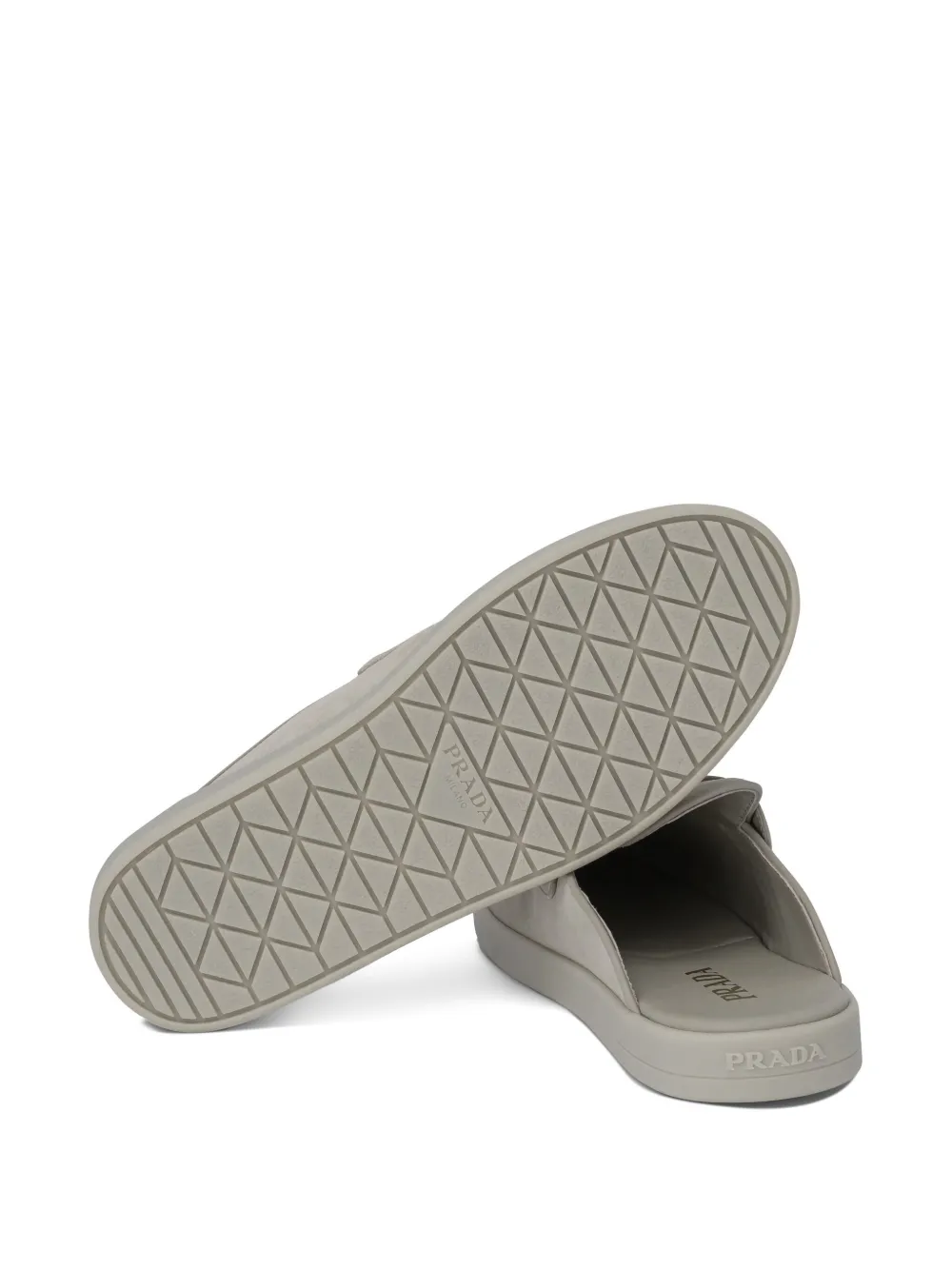 Prada Loafers met metalen logo Grijs