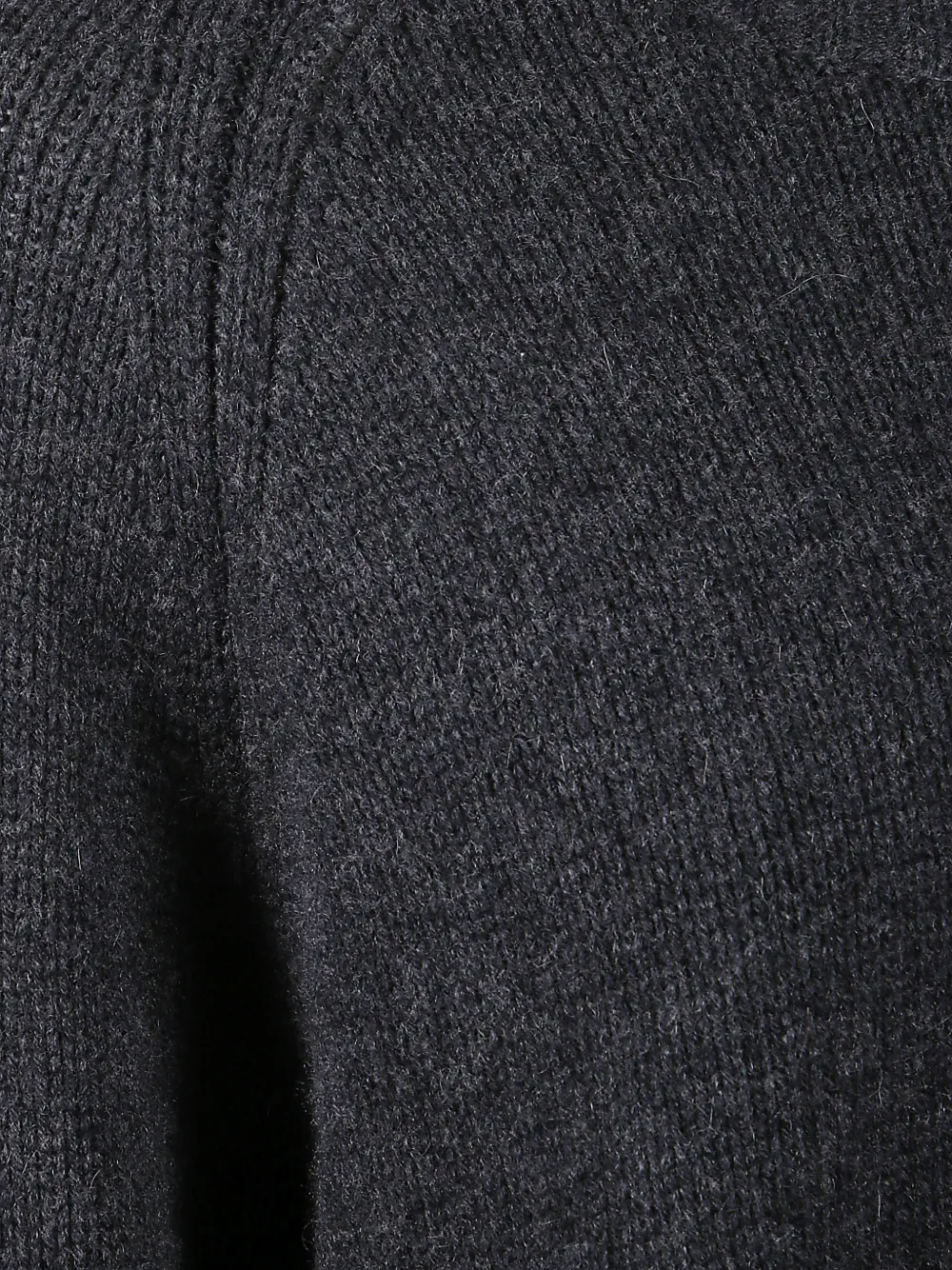 插肩式衣袖毛衣