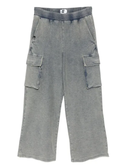 izzue pantalones con parche del logo