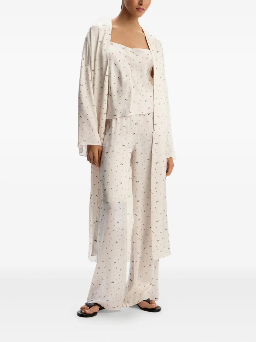 12 Storeez Floral-print Silk Robe In White
