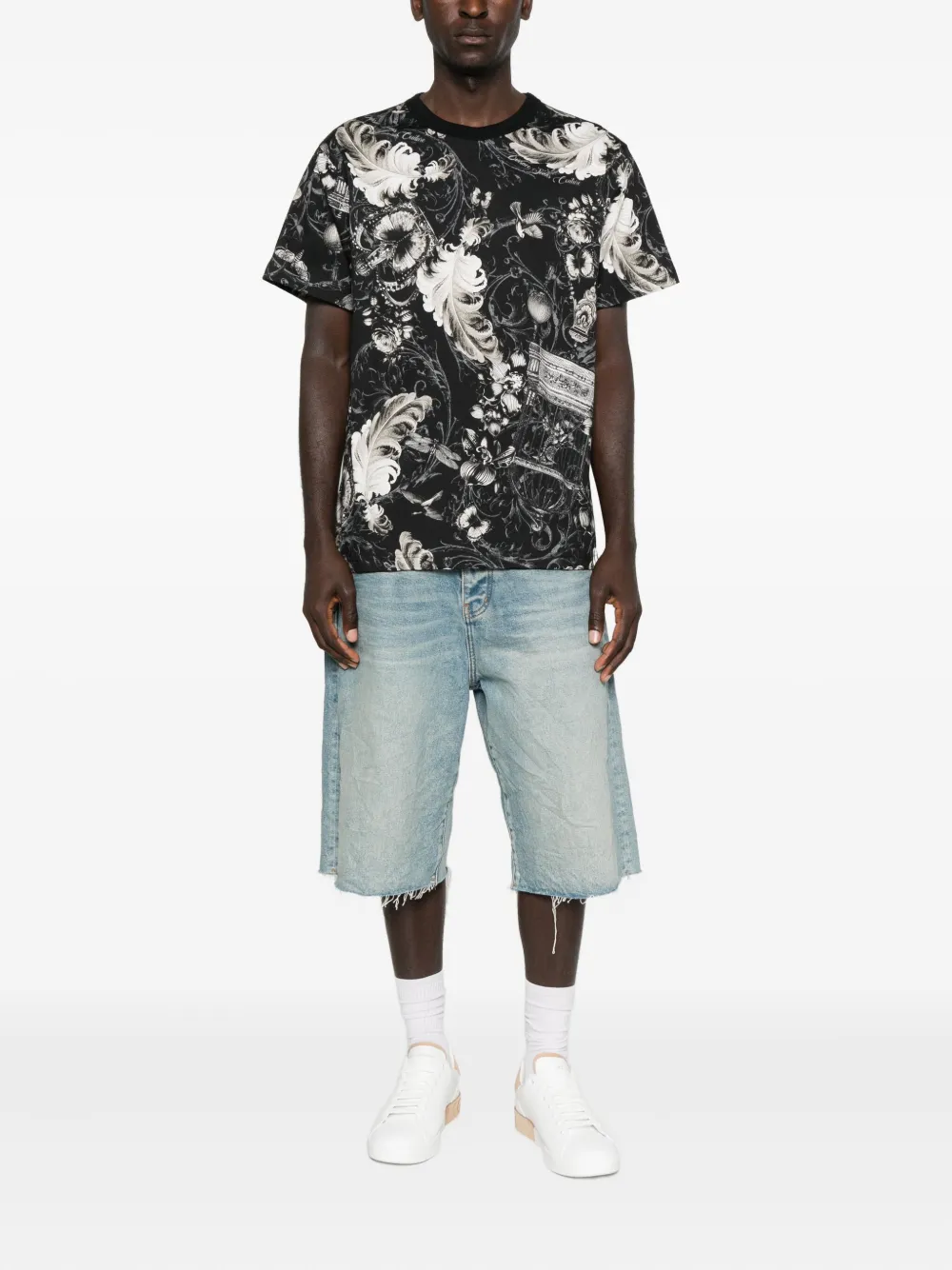 Versace Jeans Couture baroque-print feather T-shirt - Zwart