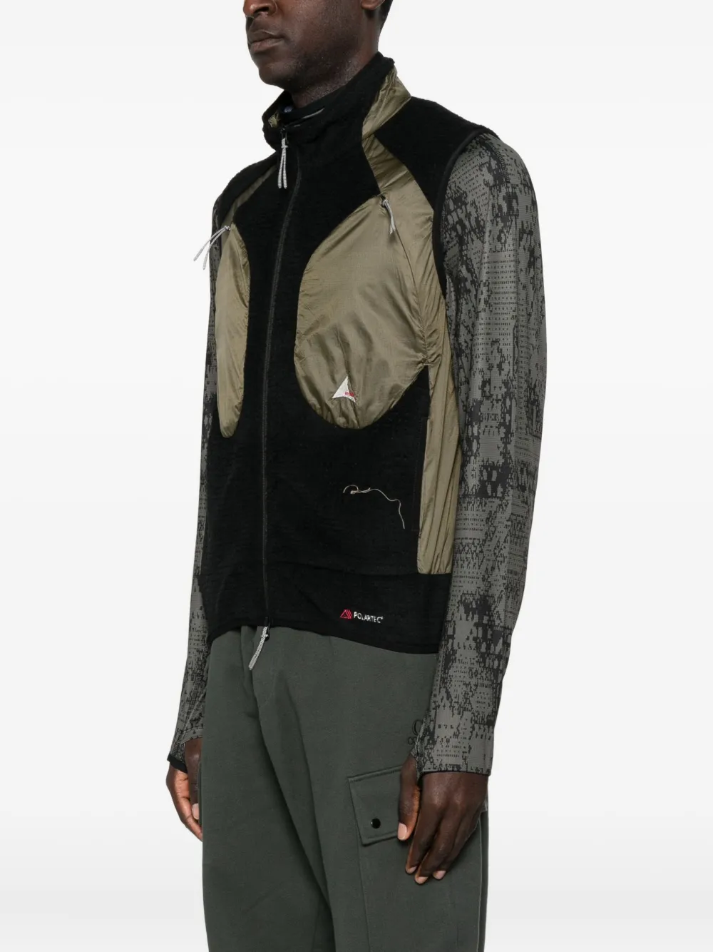 Roa Polartech Vest Featuring Contrast Panels In Black