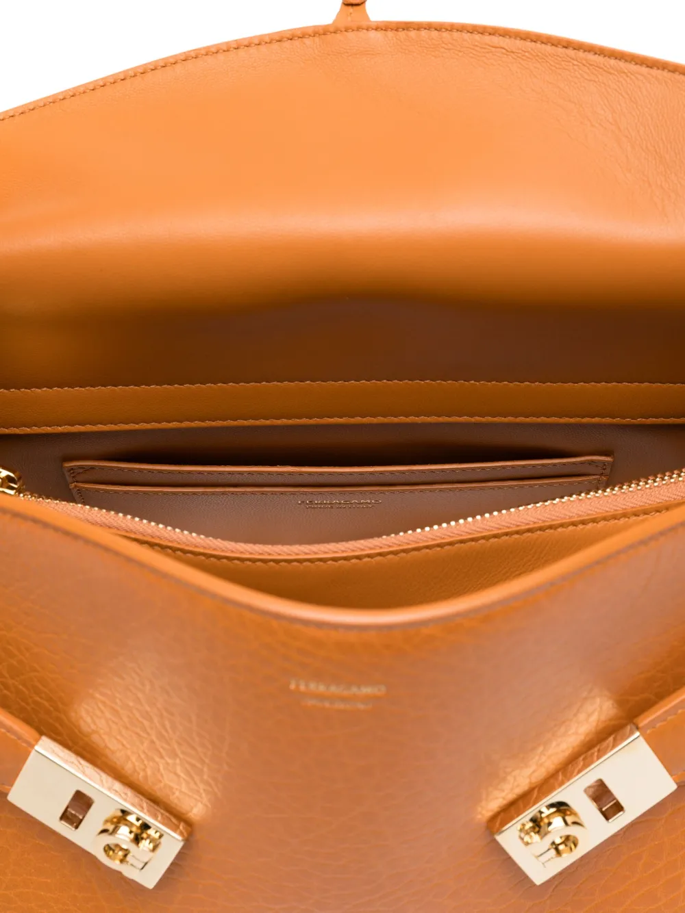 Ferragamo Hug shopper met gewelfde gesp Oranje