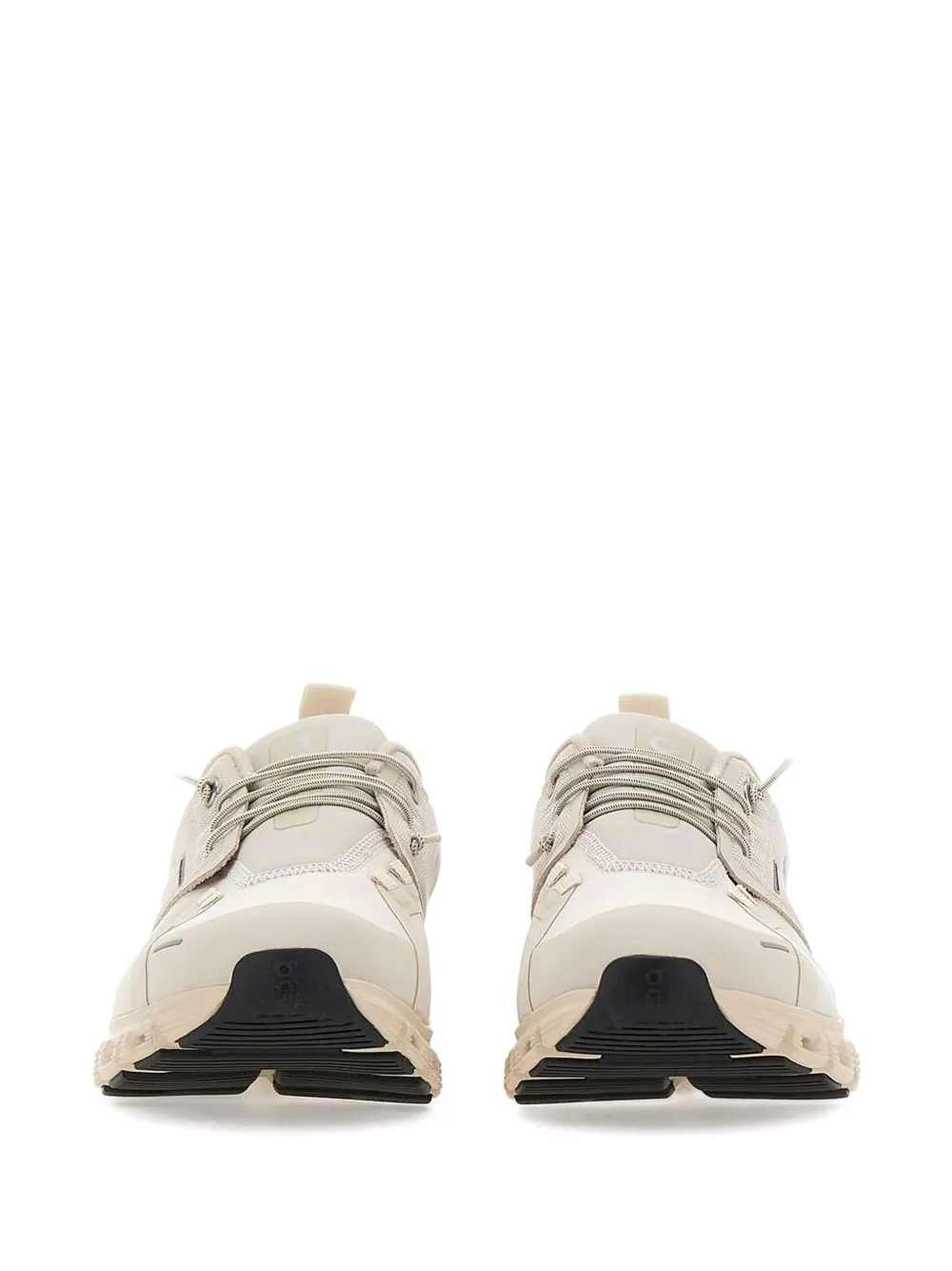 On Running Cloud 6 trainers Neutrals