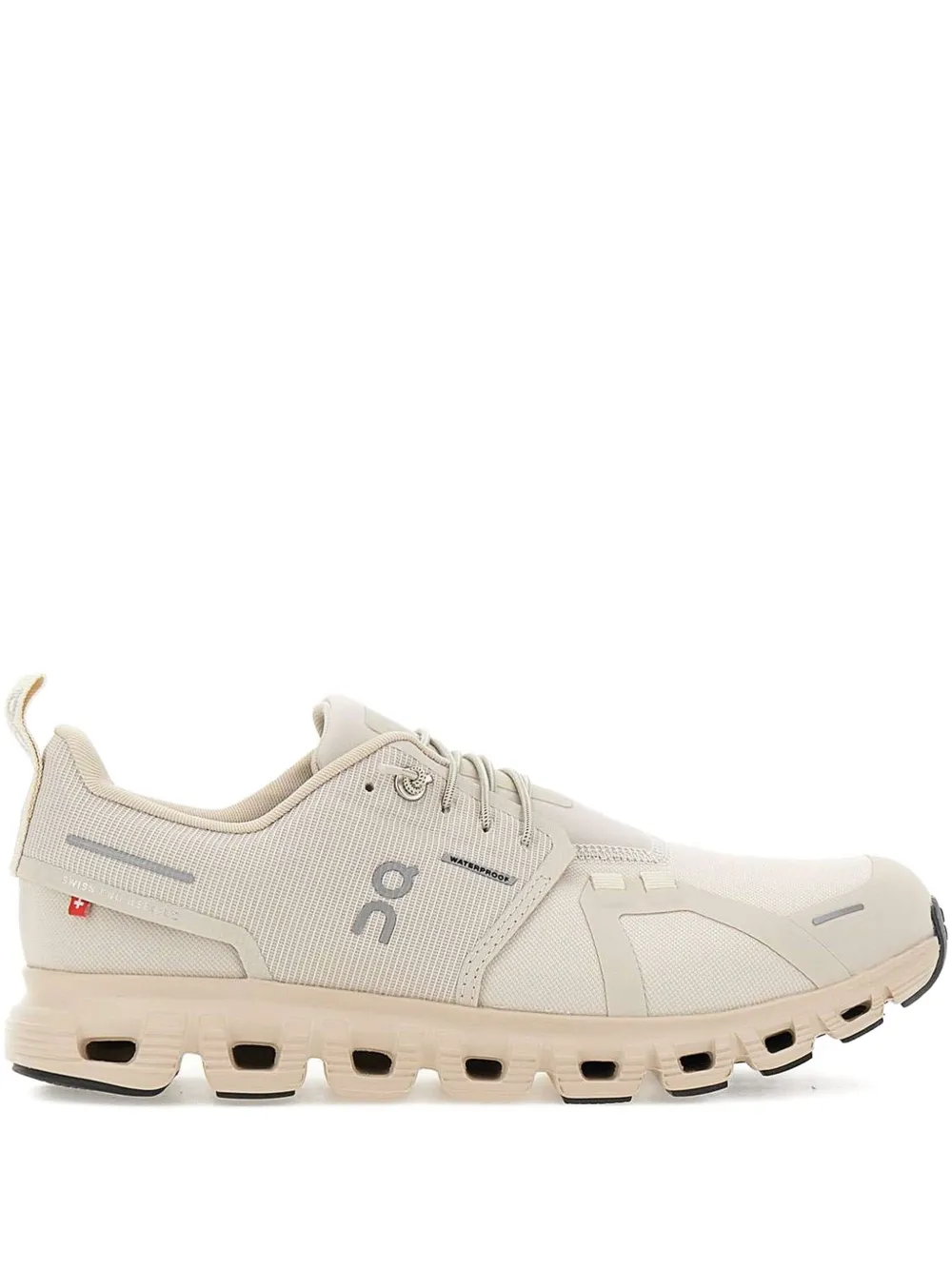 On Running Cloud 6 trainers Neutrals