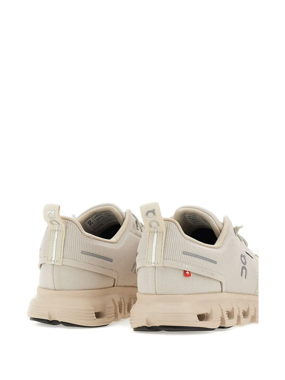 On Running Cloud 6 trainers Neutrals
