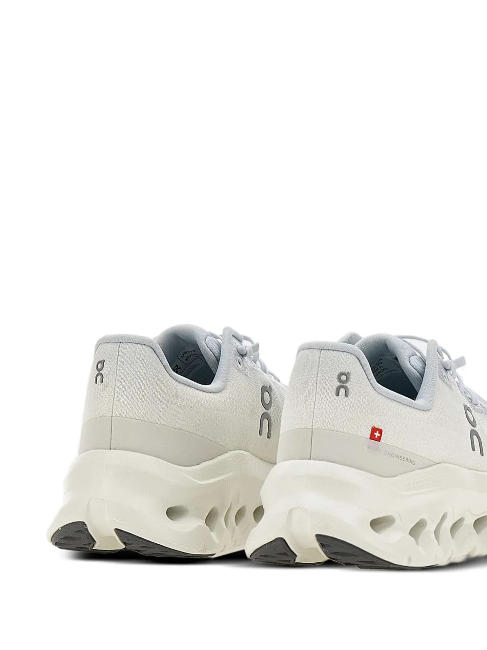 On Running Cloudtilt trainers | Low-Tops | Image 2