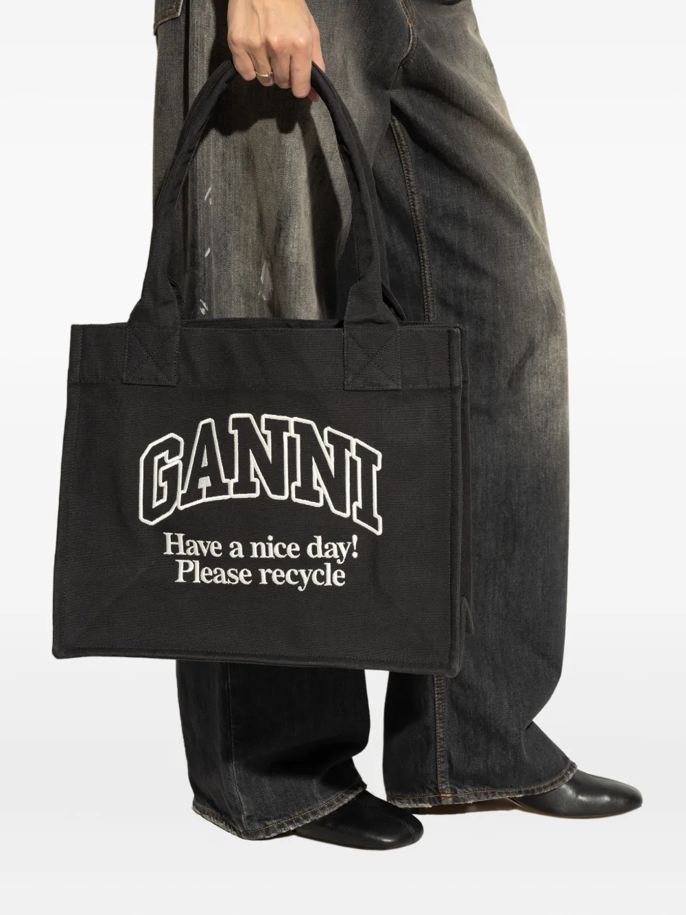 GANNI logo-embroidered tote bag - Zwart