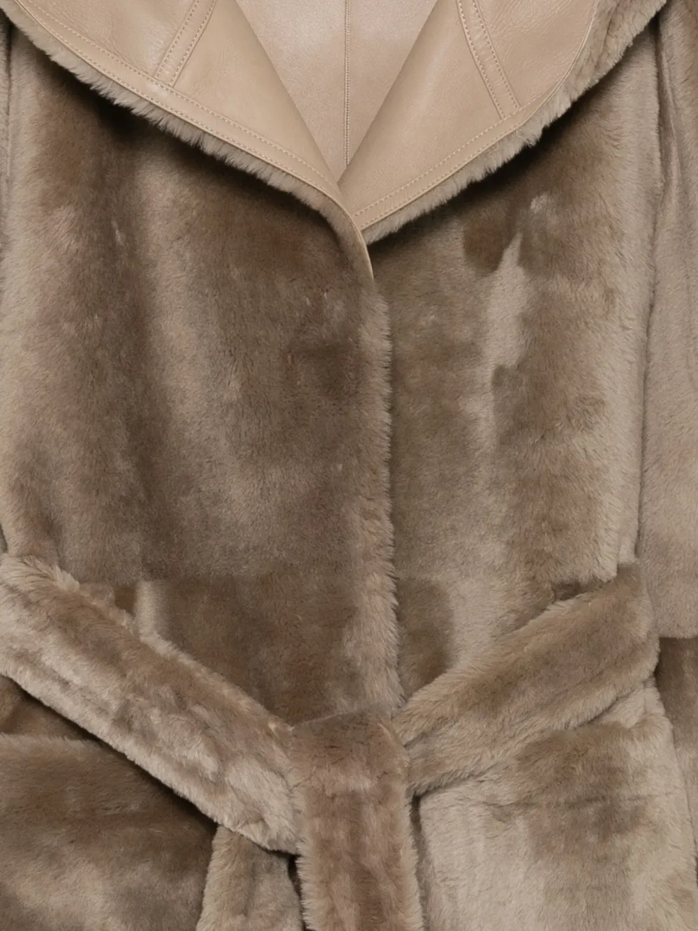 Liska Jas met leren afwerking en capuchon Bruin