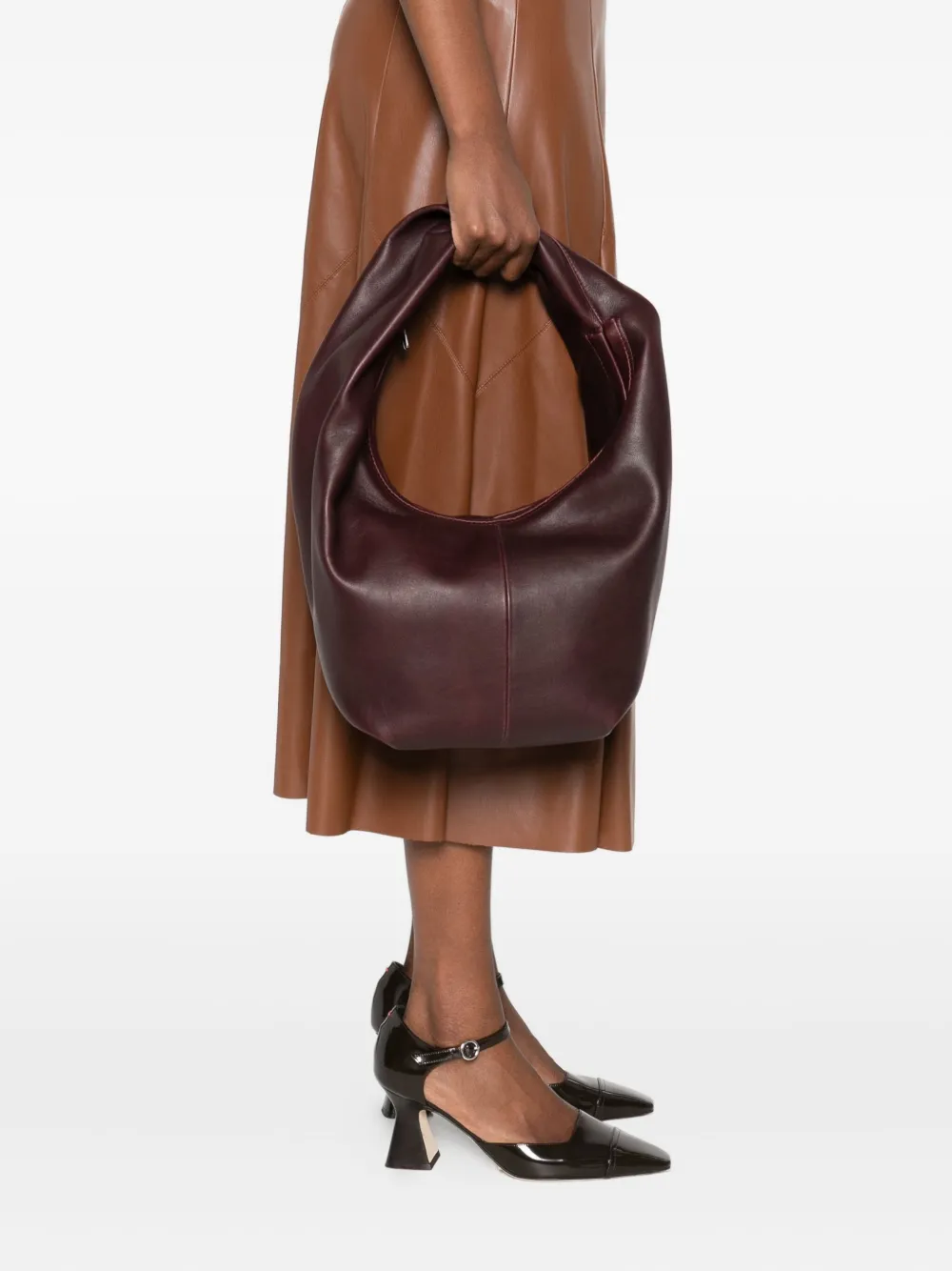 Maeden medium twisted handle leather shoulder bag - Bruin