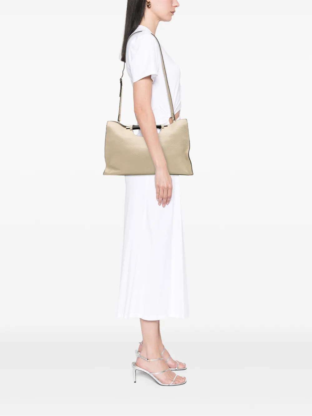 Gucci Pre-Owned 2016-2025 Medium Calfskin Bamboo Daily Shopper satchel | Pre-Owned | Image 2