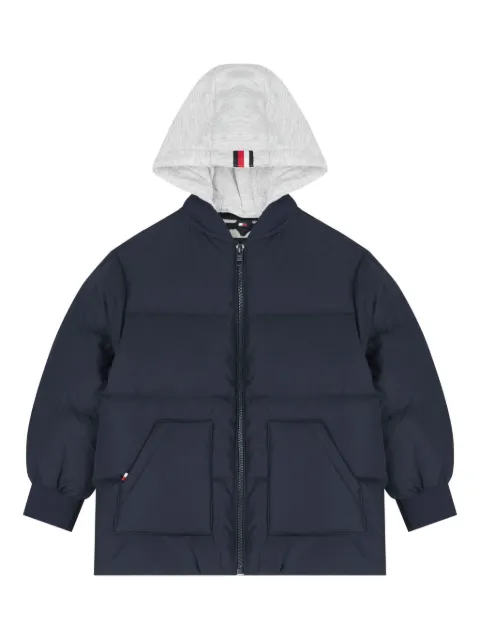 Tommy Hilfiger Junior chamarra capitonada con bordado de bandera