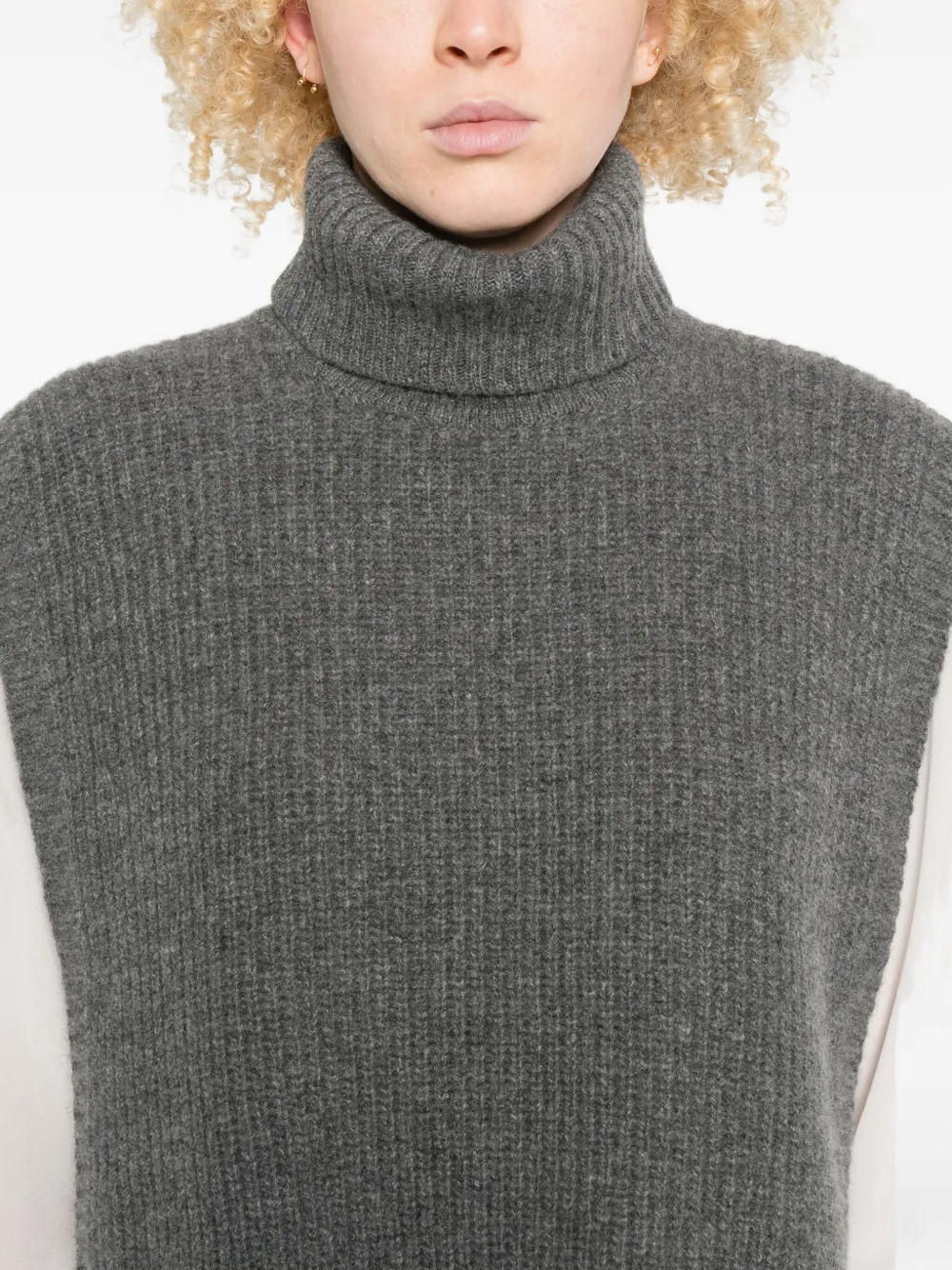Davantino Turtleneck Sleeveless Wool Sweater In Gray