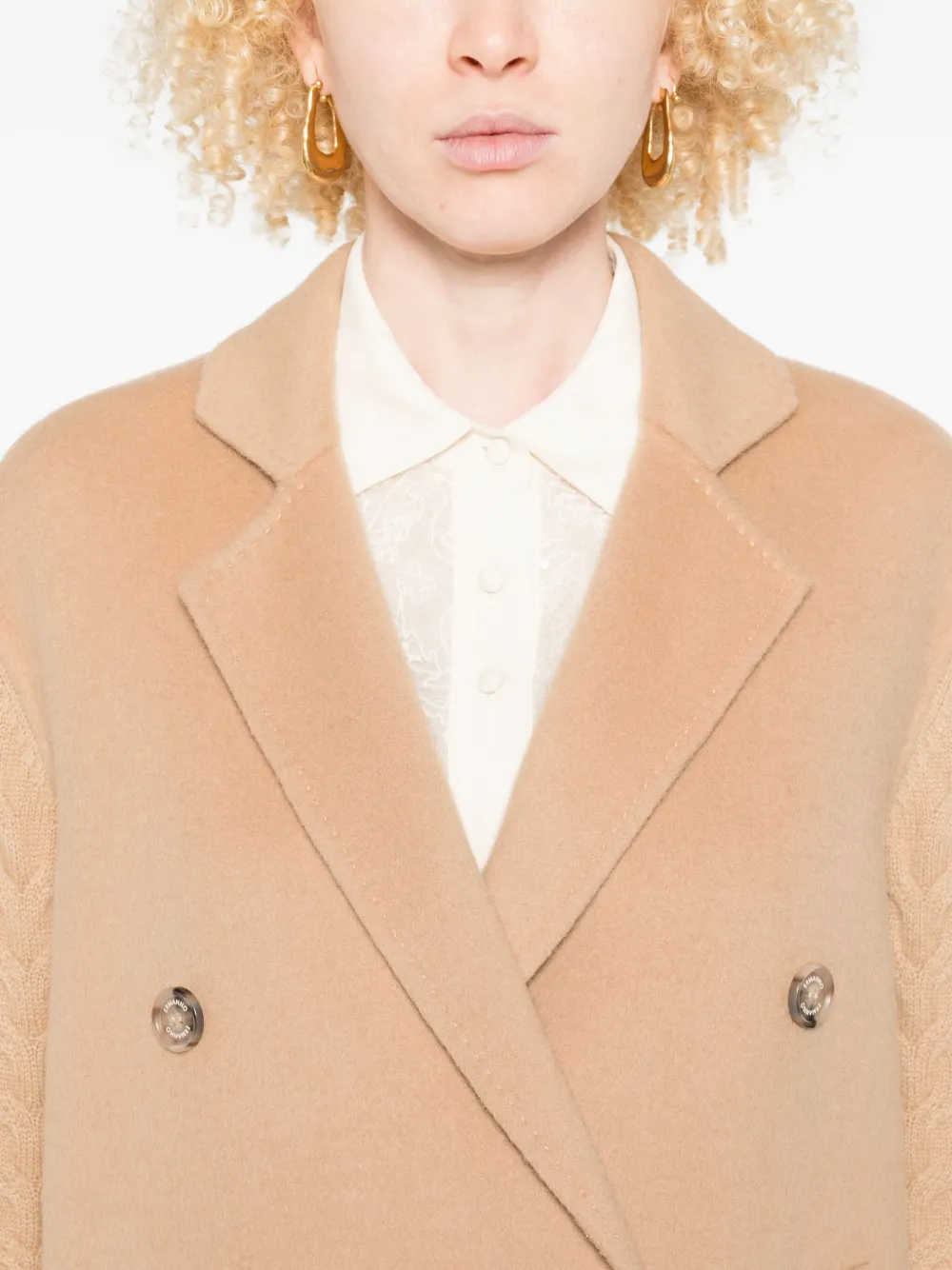 ERMANNO FIRENZE Kabelgebreid jack met dubbele rij knopen Beige