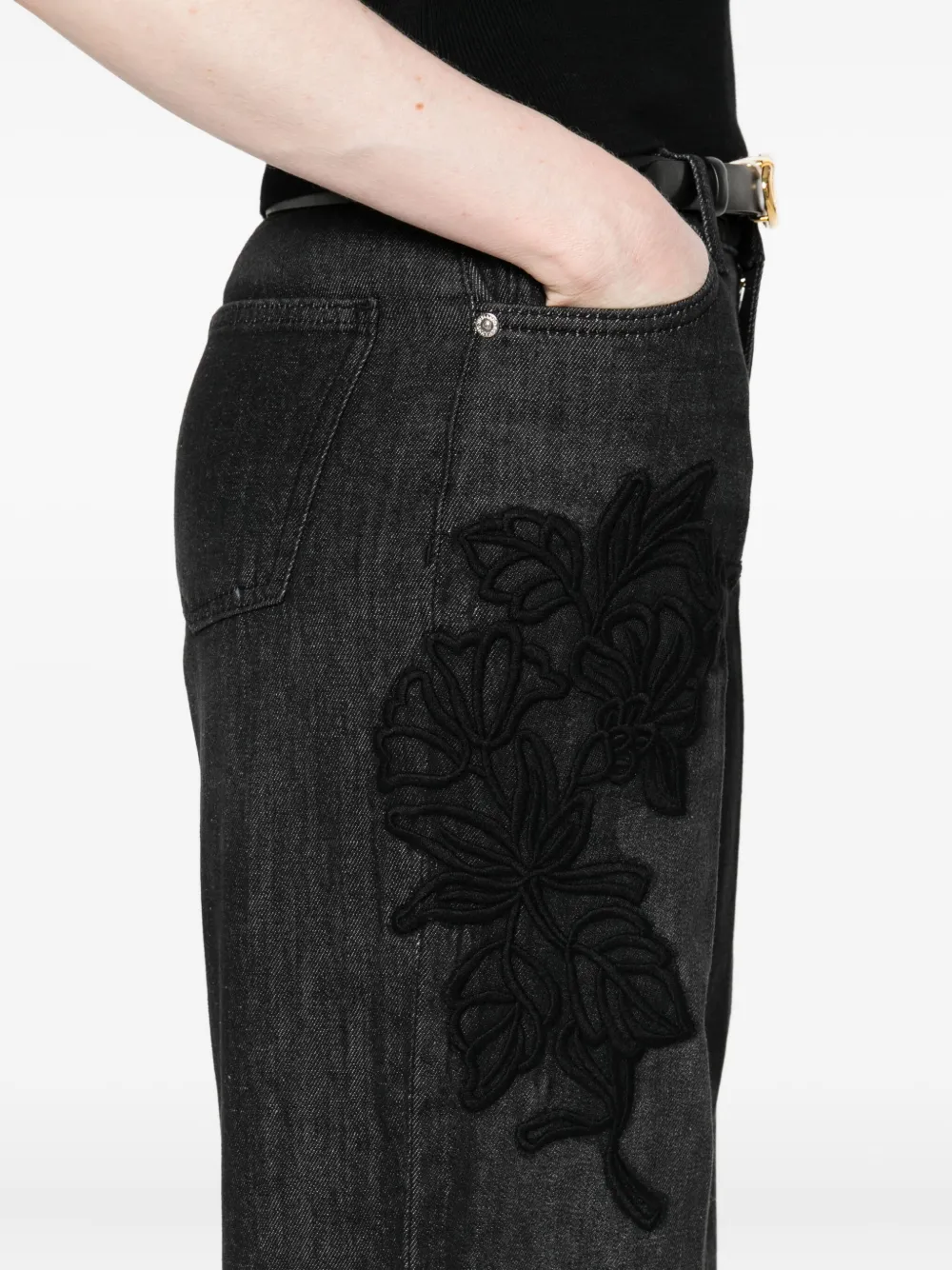 Ermanno Firenze Floral-embroidered Jeans In Black