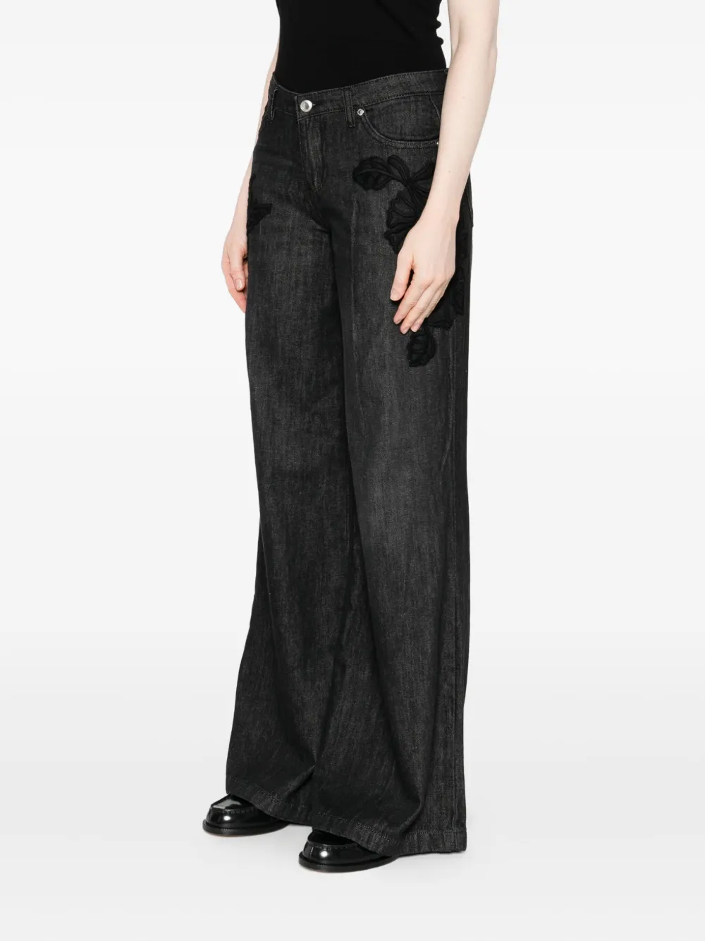Ermanno Firenze Floral-embroidered Jeans In Black