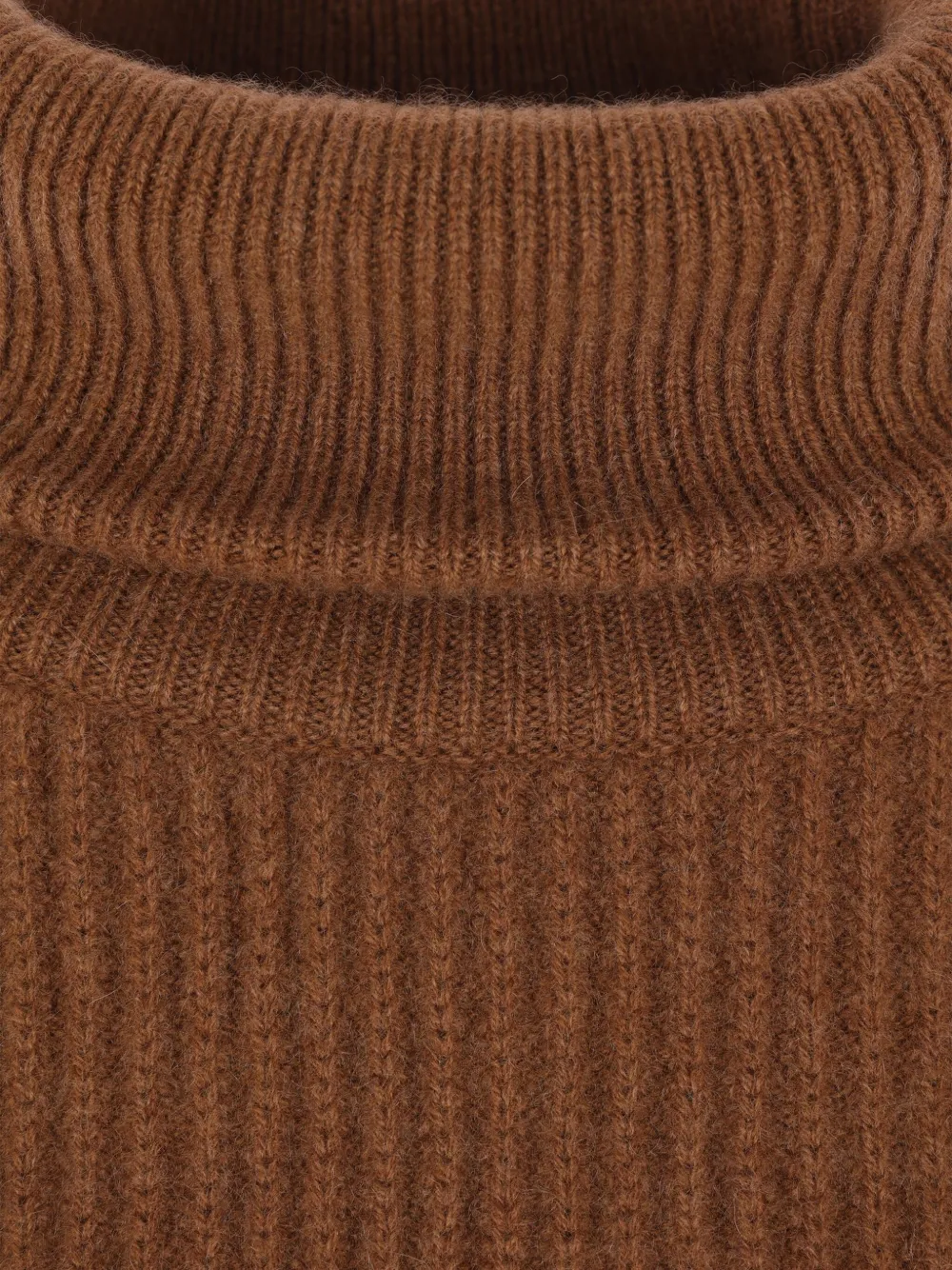 Dušan Turtleneck Cashmere Sweater In Brown