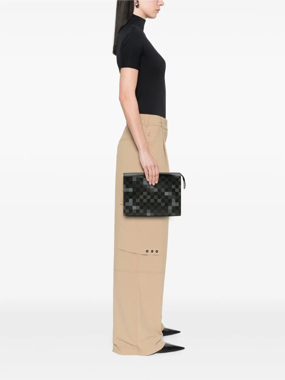 Louis Vuitton Pre-Owned 2019 Damier Graphite Pixel Pochette Voyage MM clutch bag | Pre-Owned | Image 2