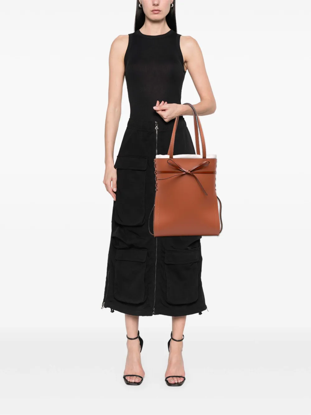 Loewe Pre-Owned 2020 Leather Ikebana tote bag | Pre-Owned | Image 2