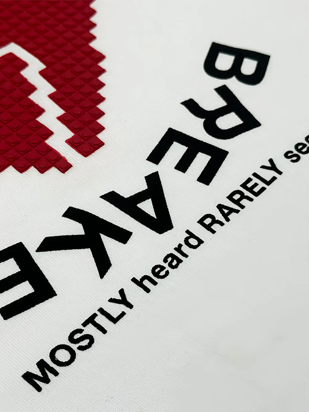 Mostly Heard Rarely Seen 8-Bit Heartbreaker T-shirt Wit